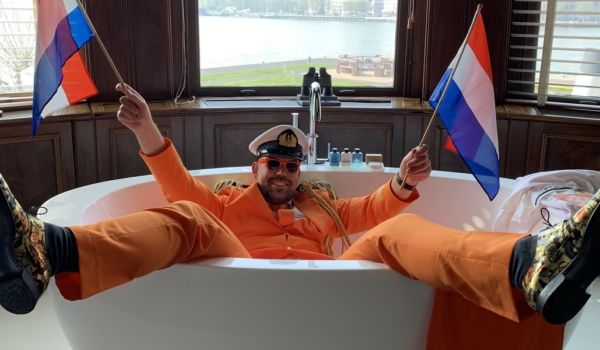 Koningsdag_Hotel_New_York_Bad