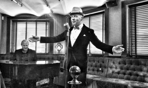 Sinatra Sunday bij NY Basement, Frank in Person zingt